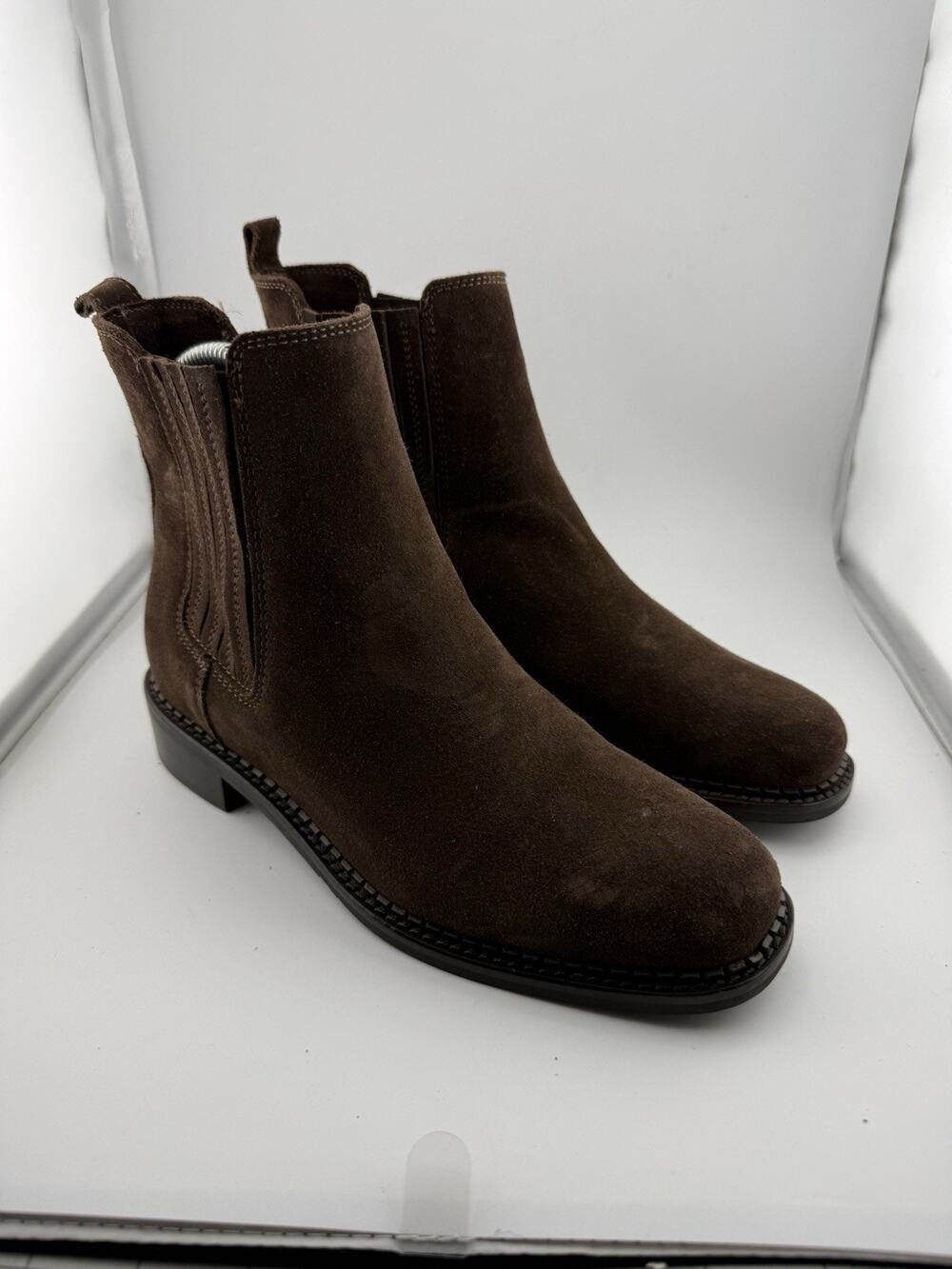 NWOB La Canadienne Boots Ankle Chelse Booties Brown Suede Leather Size 7M